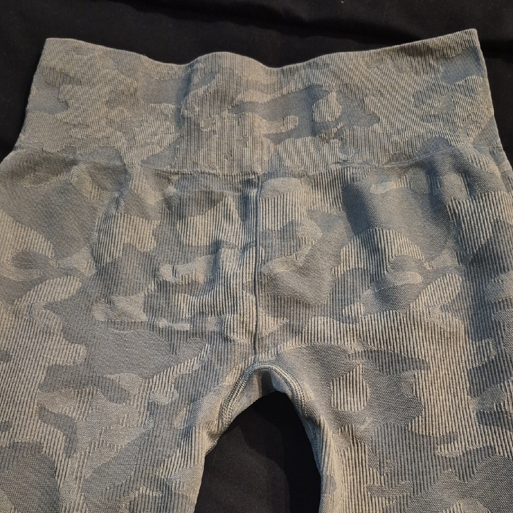 Gymshark Camo Leggings - Picture 5 of 5
